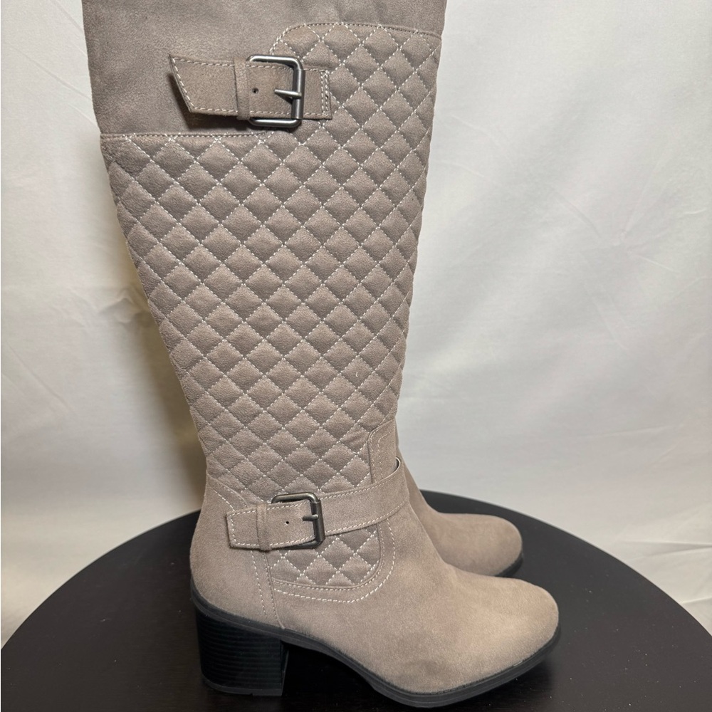 White Mountain Quilted Beige Heeled Boots